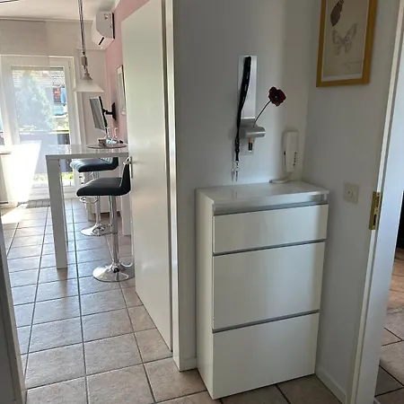 Oase Fuer Reisende & Geschaeftsleute Apartament